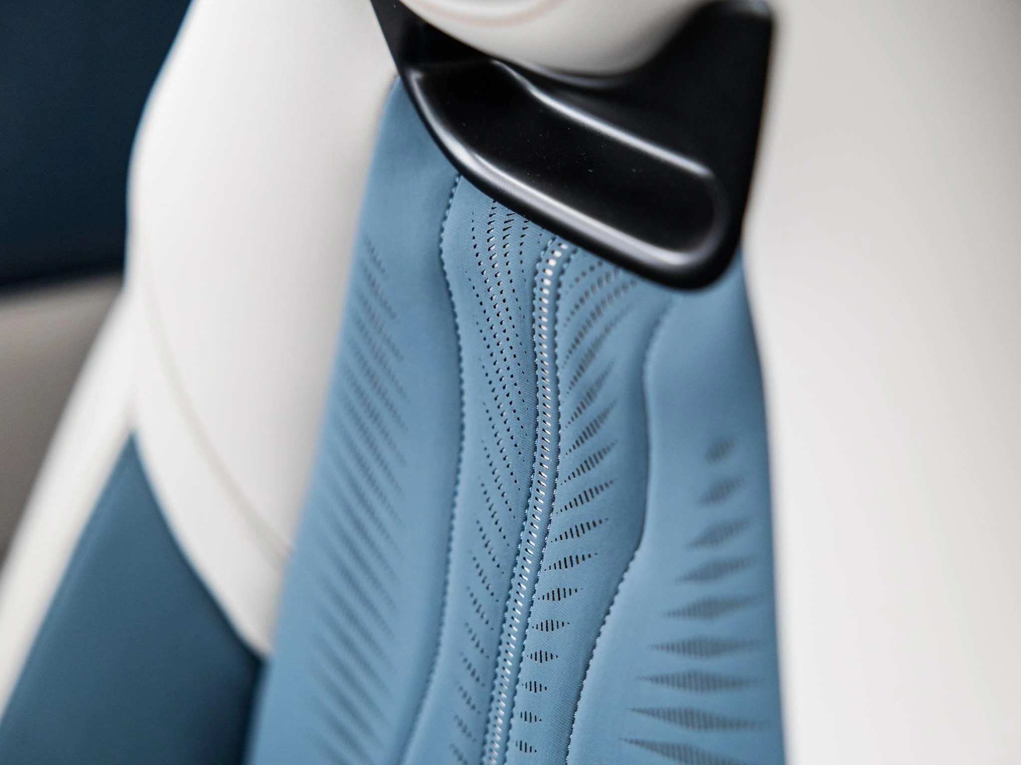 Maserati-GranTurismo-image-23