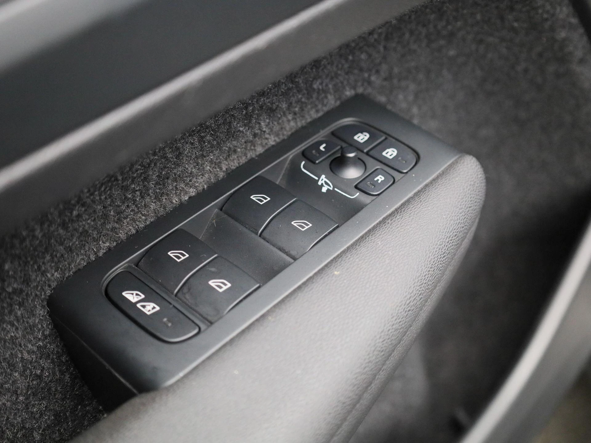 Volvo-XC40-image-29
