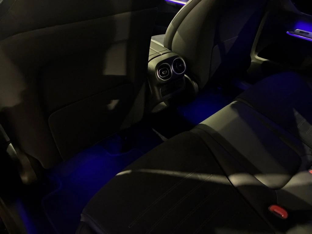 Mercedes-Benz-GLC 300 d-image-18
