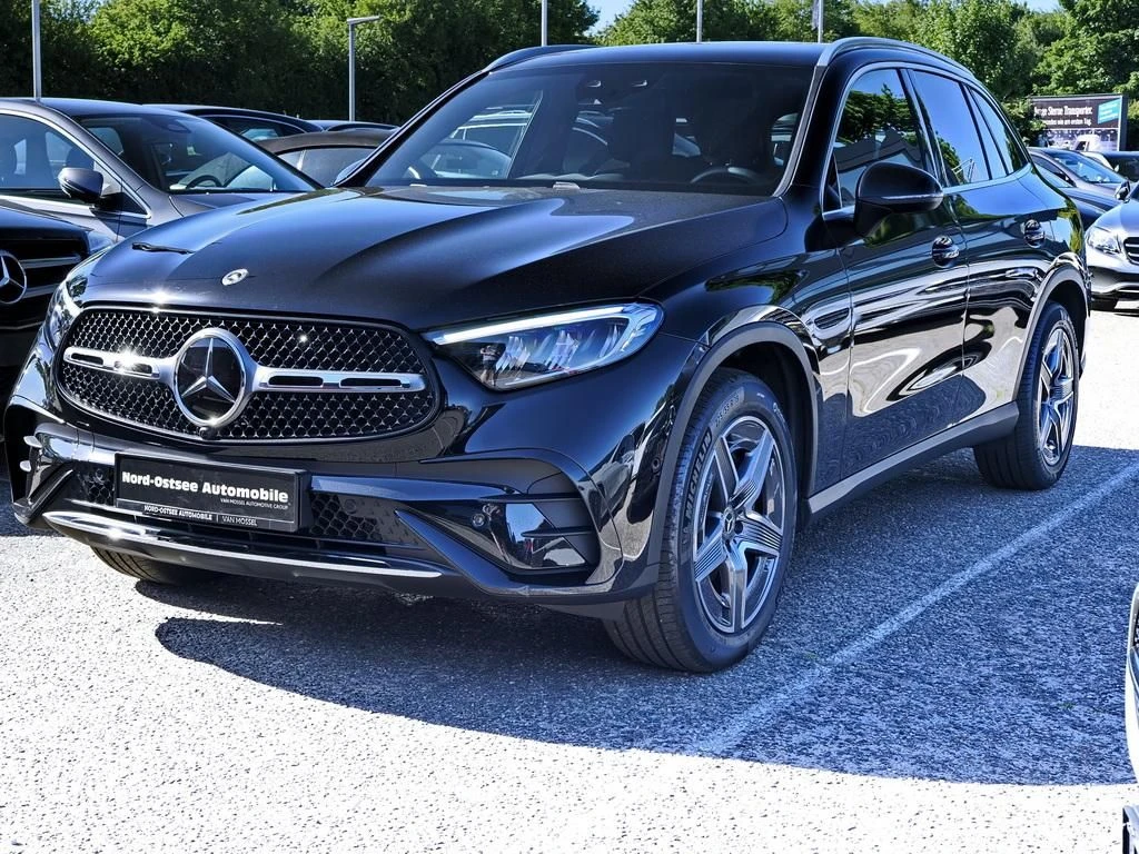 Mercedes-Benz-GLC 300 d-image-7