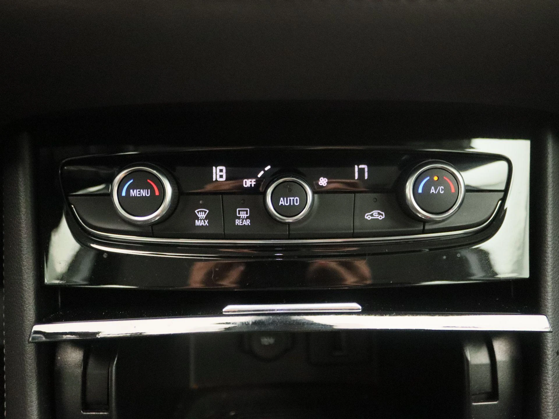 Opel-Grandland X-image-9