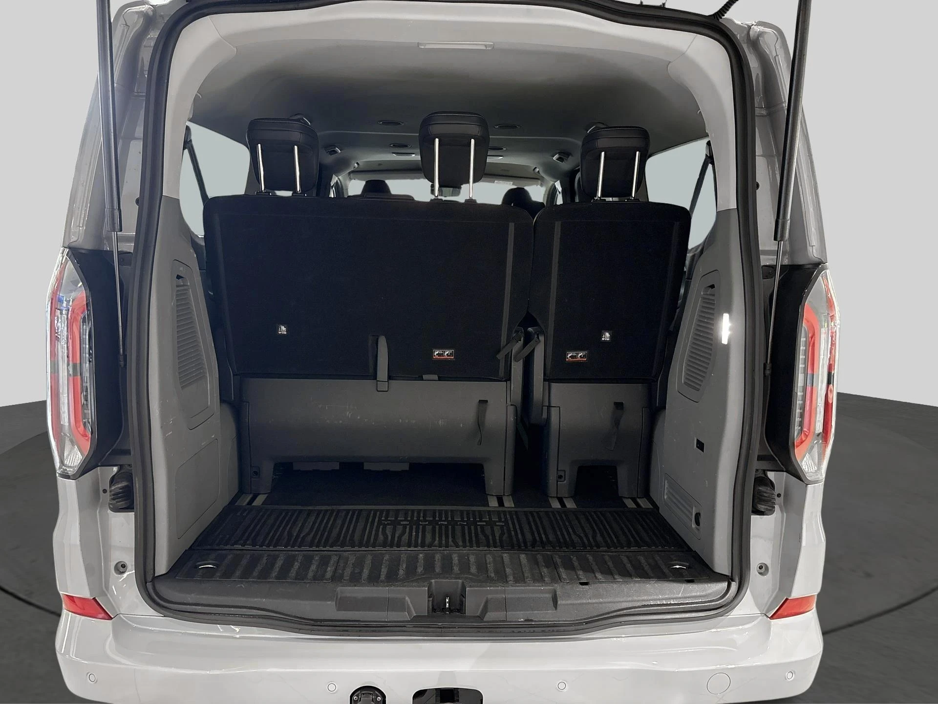 Ford-Tourneo Custom-image-6