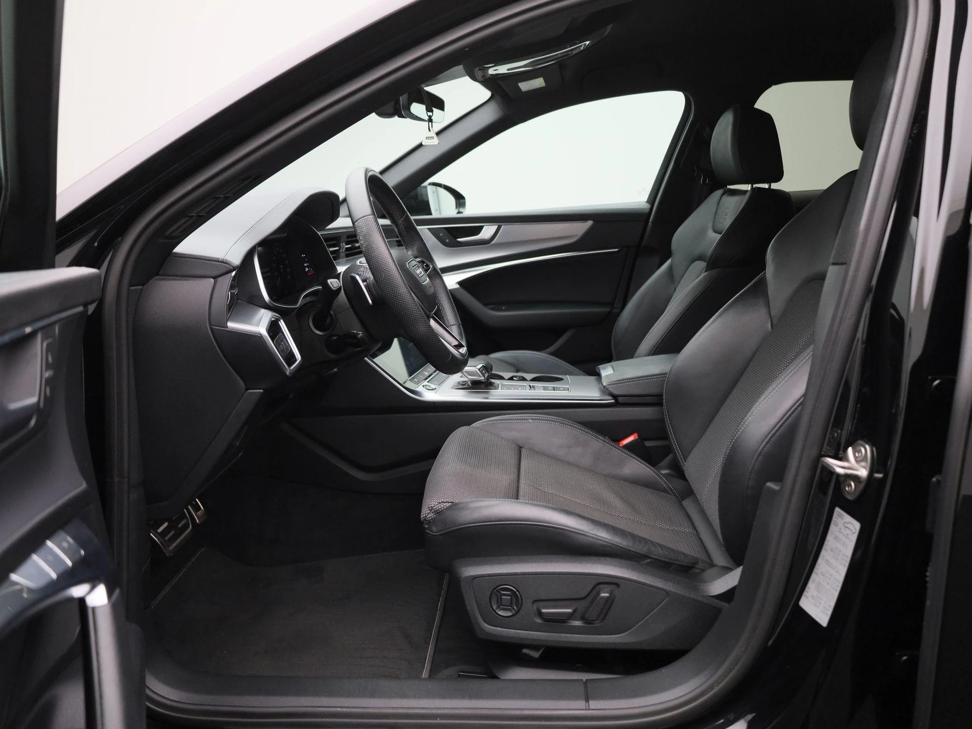 Audi-A6-image-11