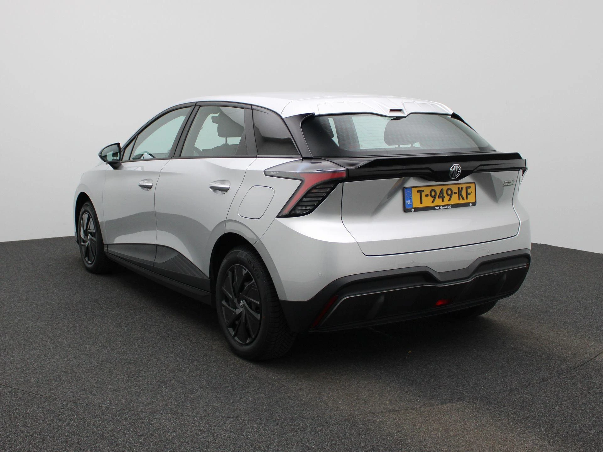 MG-MG4 EV-image-1