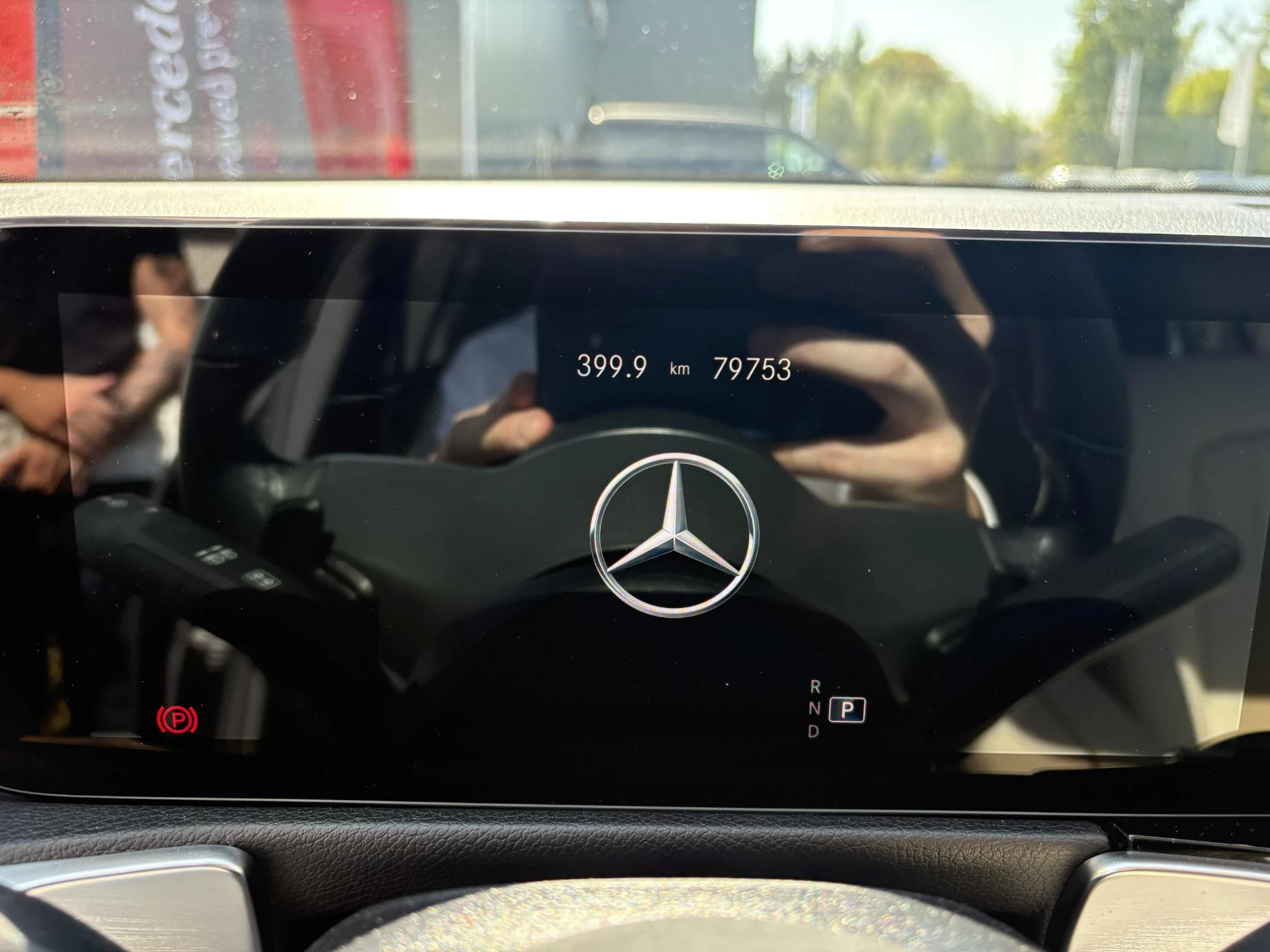 Mercedes-Benz-GLB-image-5