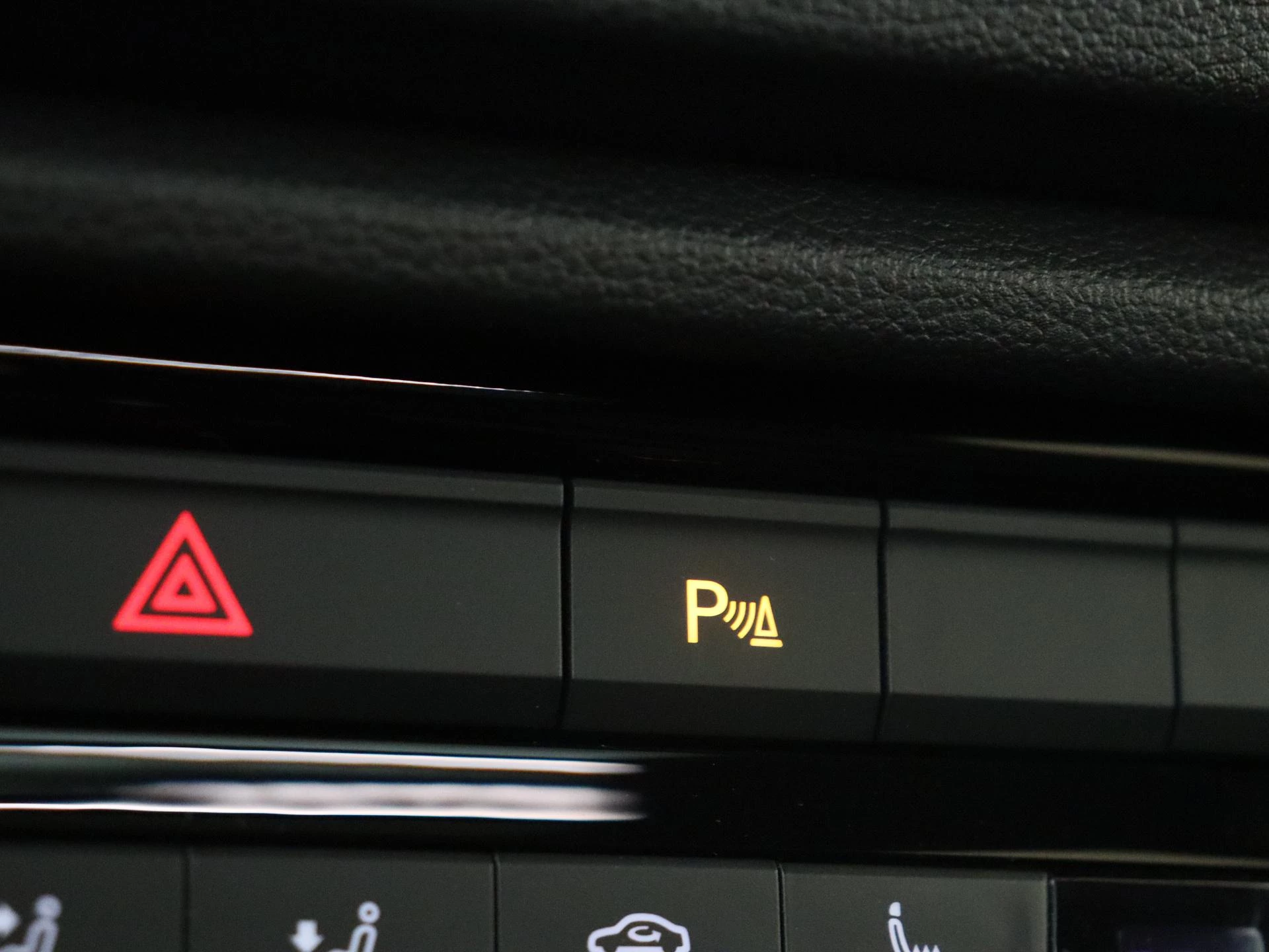 Volkswagen-T-Roc-image-20