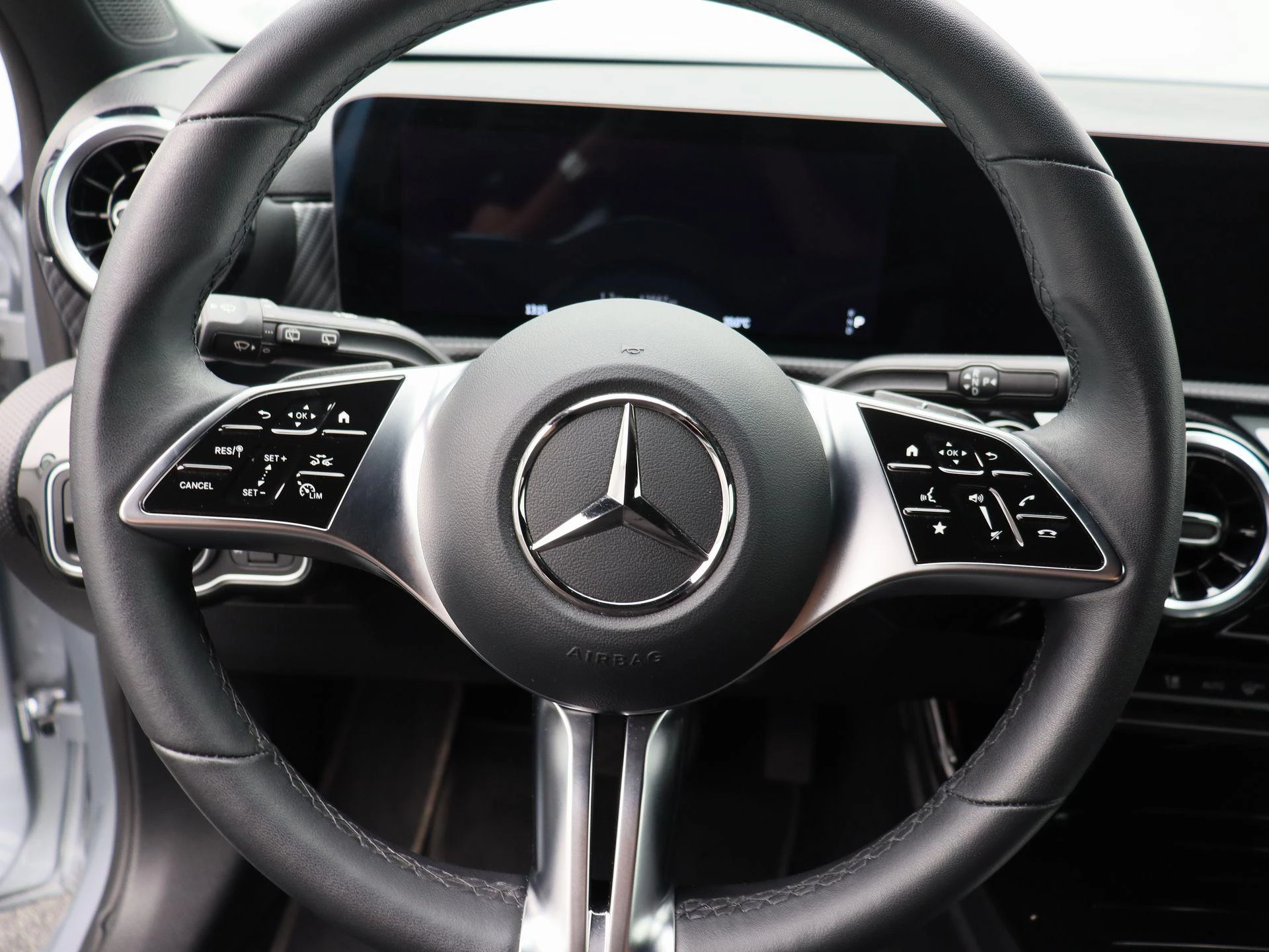 Mercedes-Benz Classe A 180 Business Line + CARPLAY + LED + CAMERA +