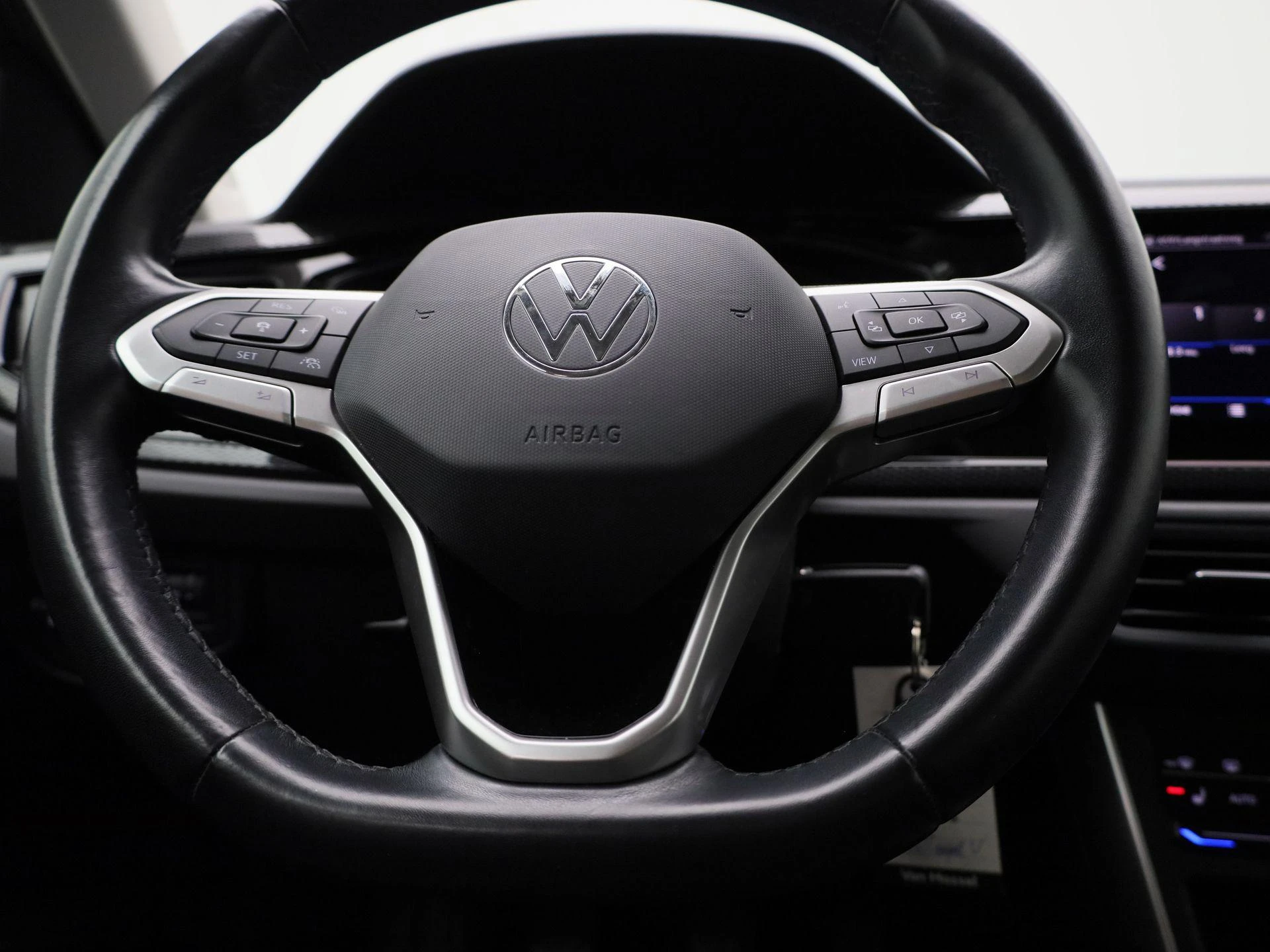 Volkswagen-Polo-image-6