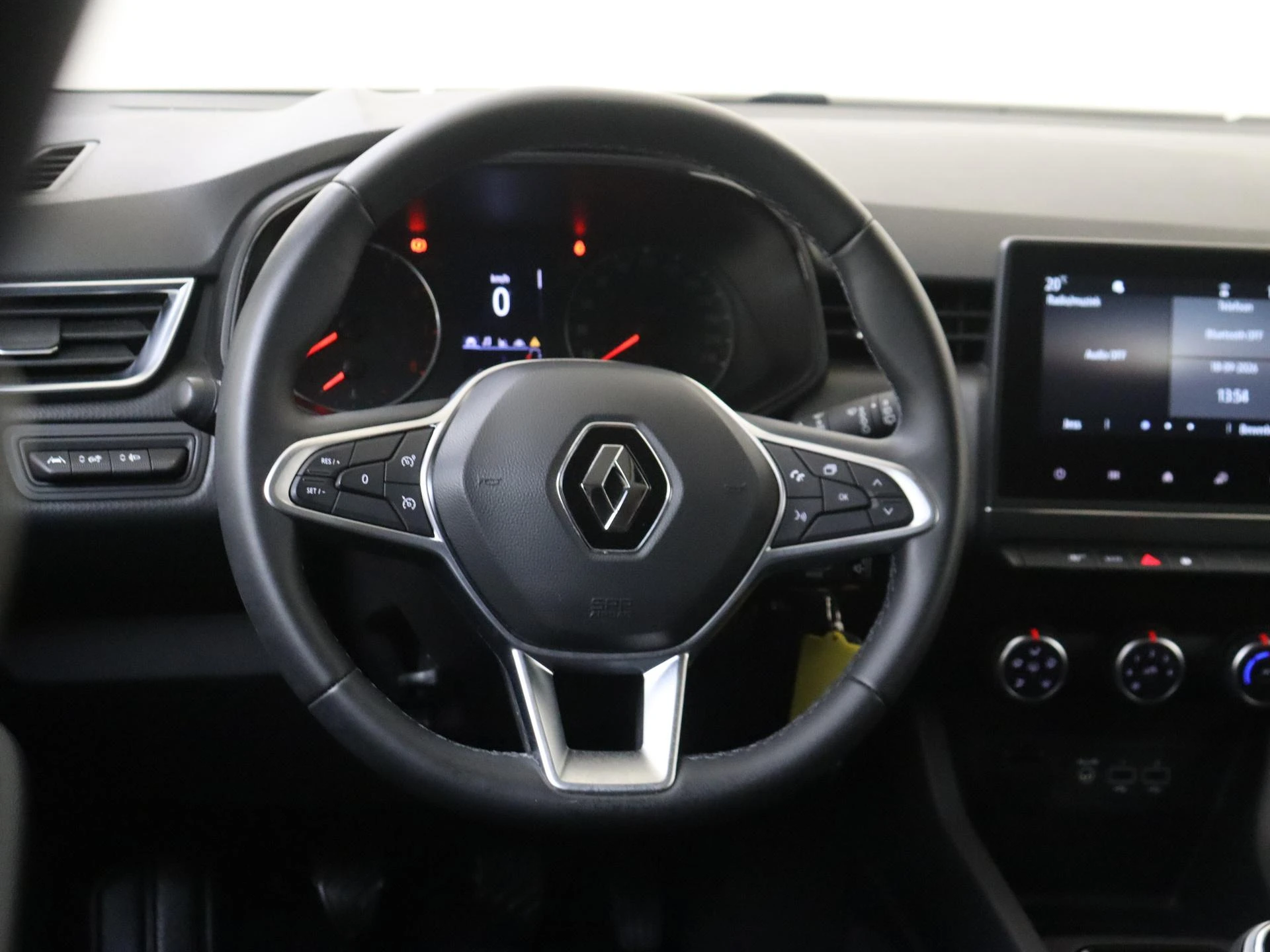 Renault-Clio-image-10