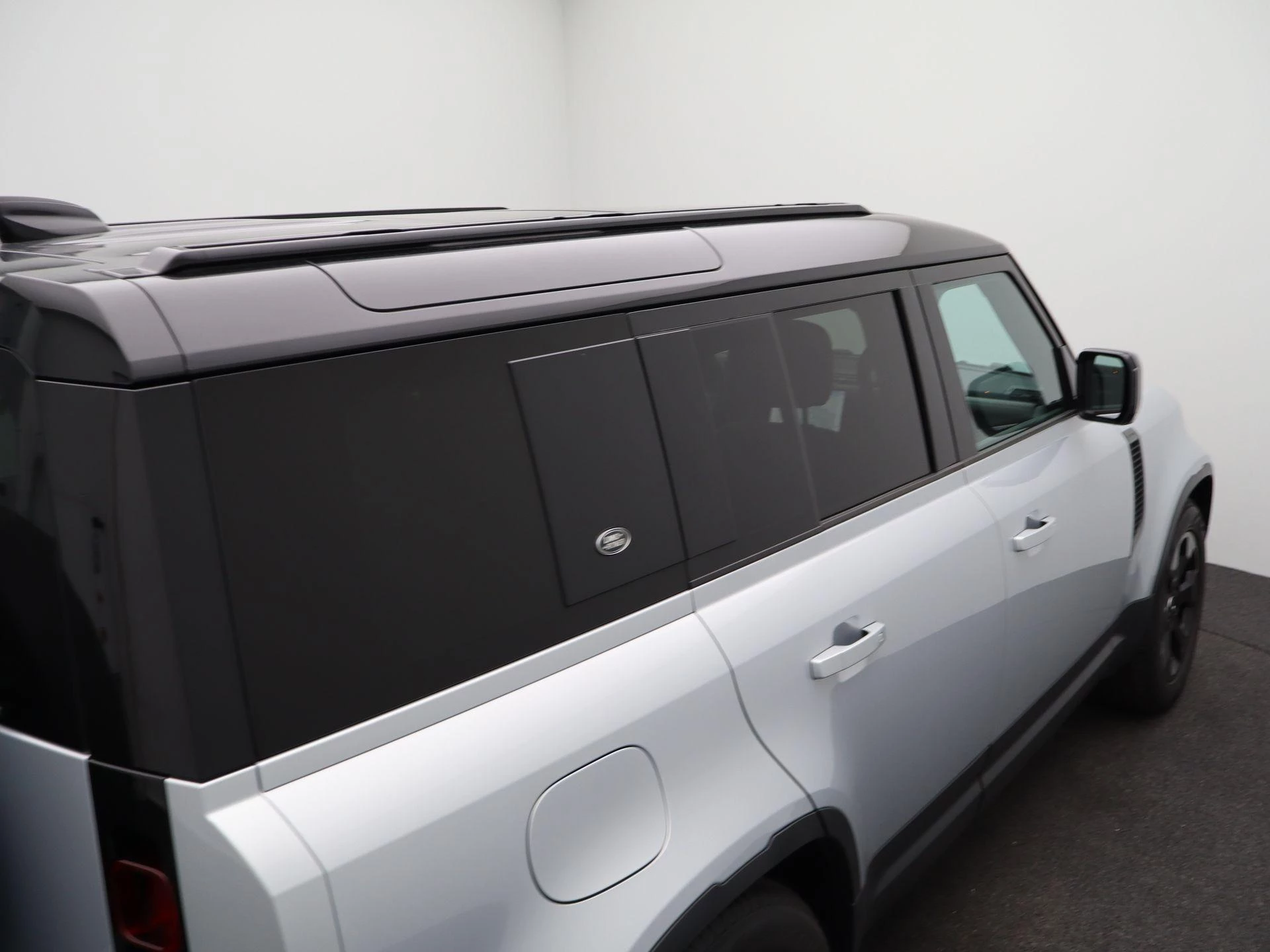 Land Rover-Defender-image-49