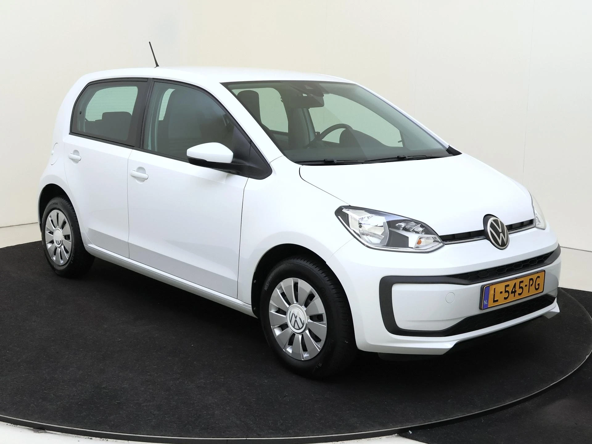 Volkswagen-up!-image-1