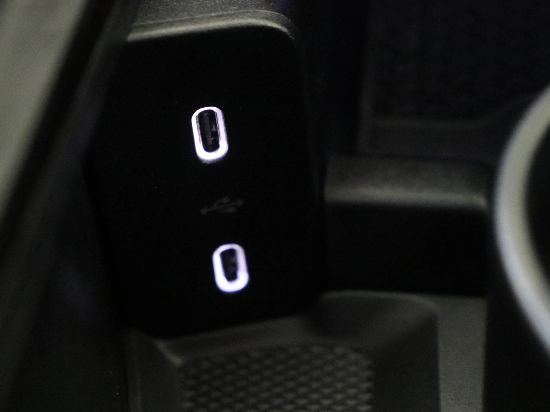 Mercedes-Benz-E-Klasse-image-24