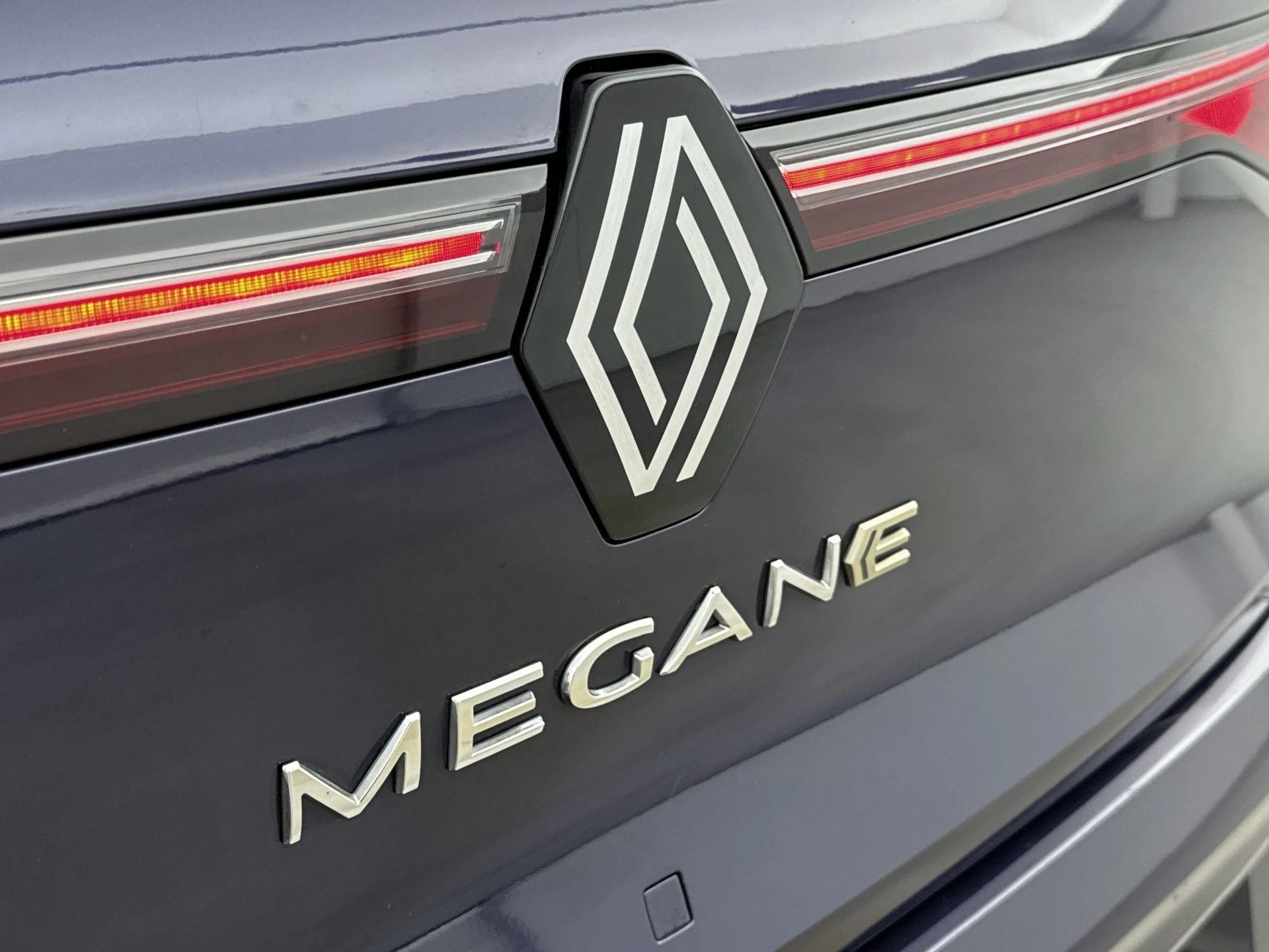 Renault-Megane E-Tech-image-14