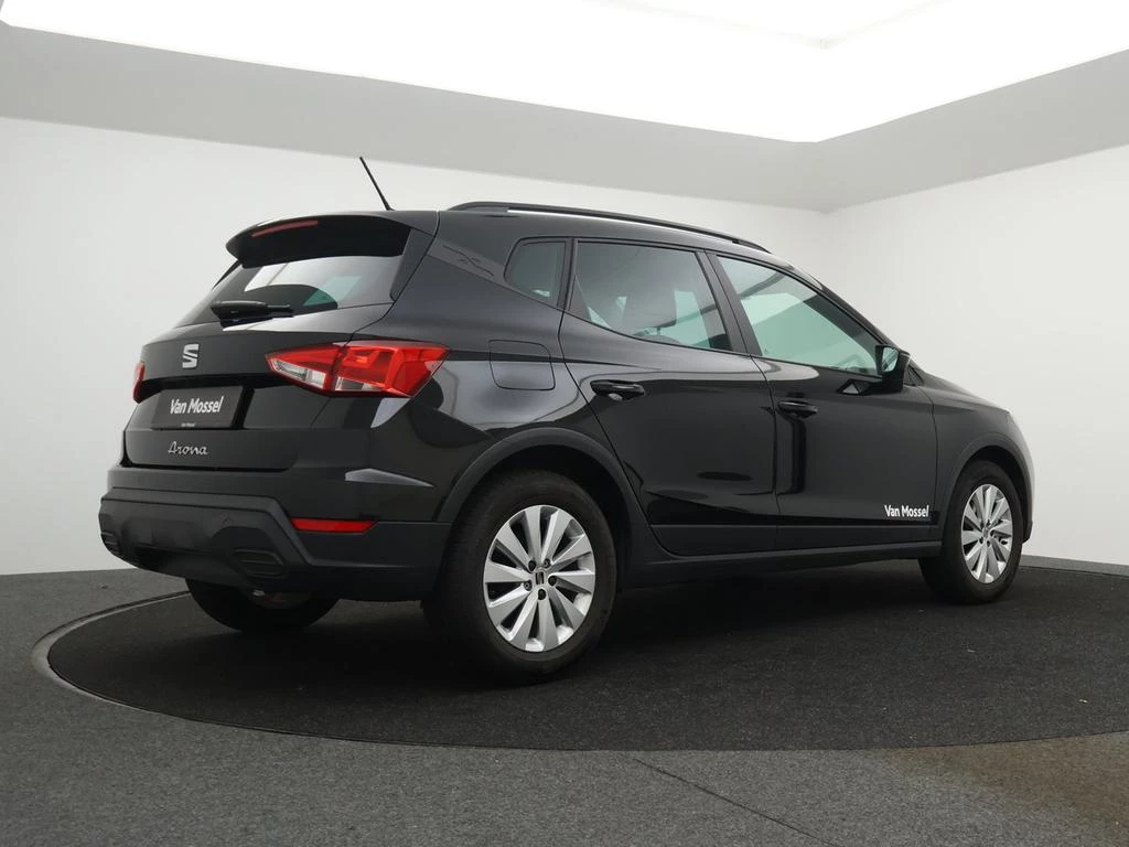 SEAT-Arona-image-1