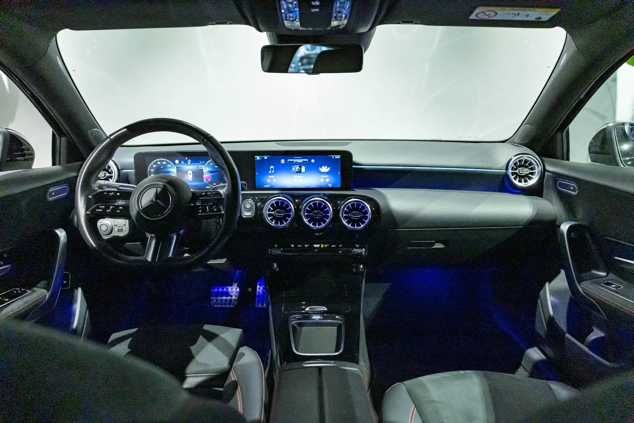 Mercedes-Benz-A-Klasse-image-9