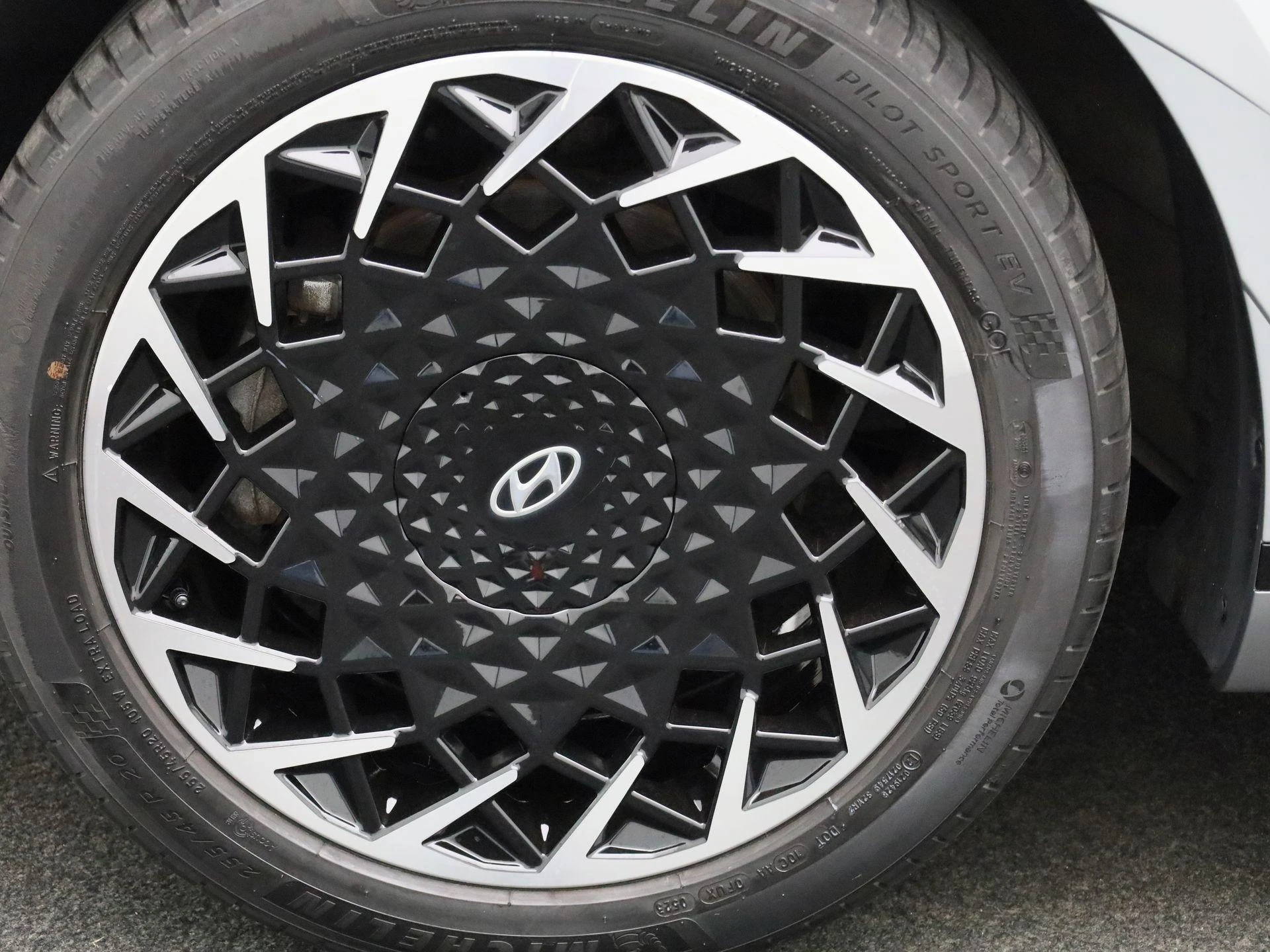 Hyundai-IONIQ 5-image-14