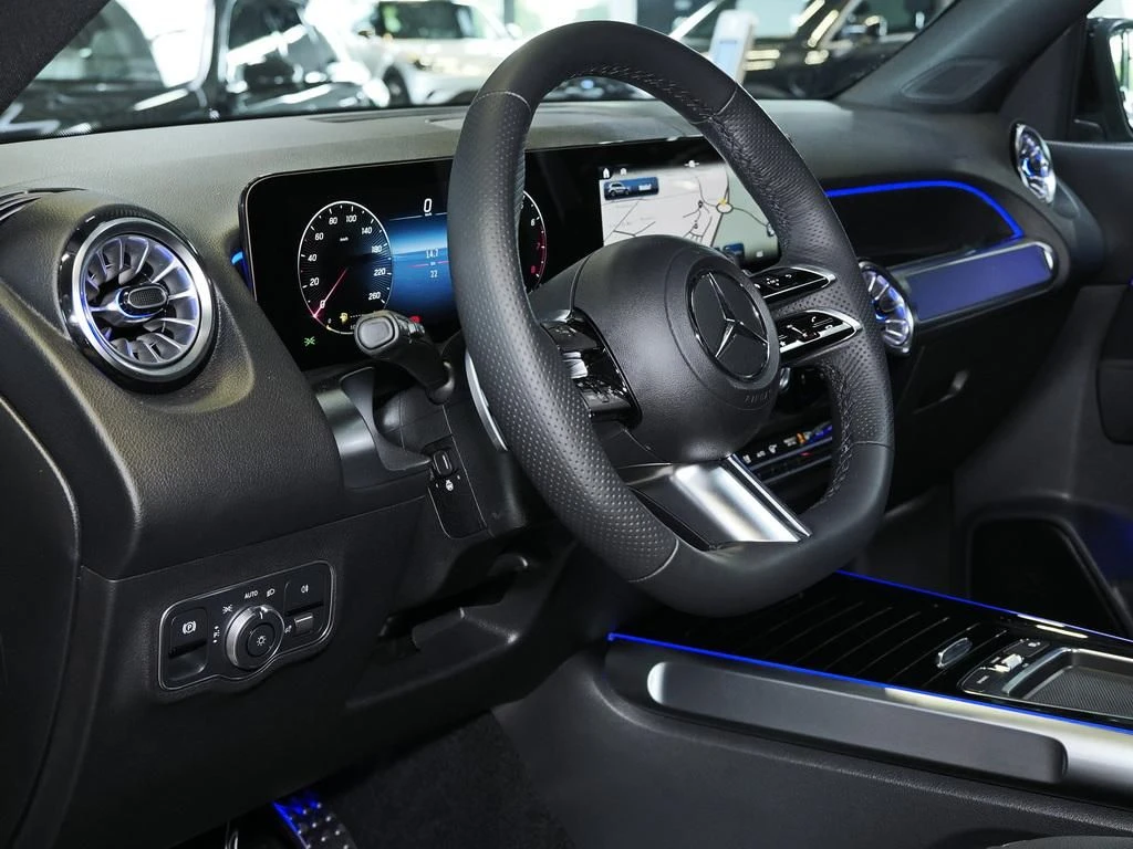 Mercedes-Benz-GLB 200-image-7