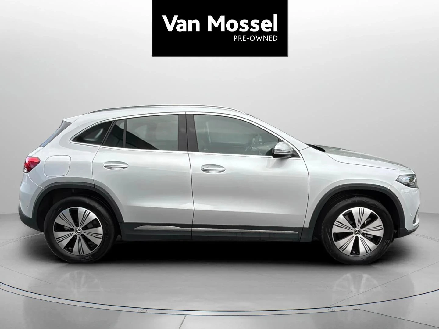 Mercedes-Benz-EQA-image-5