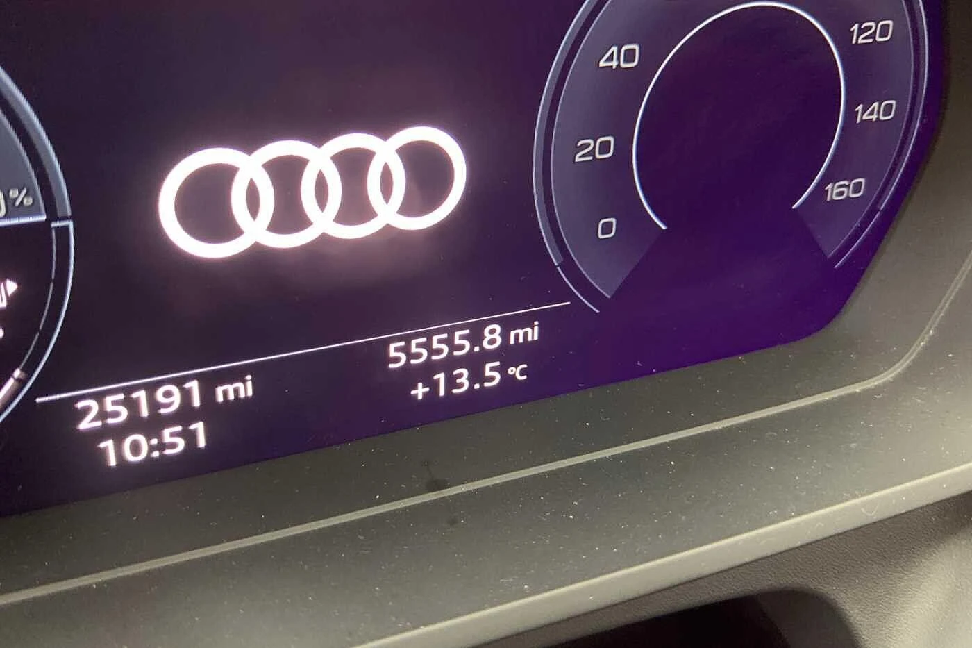 Audi-Q4 e-tron-image-12