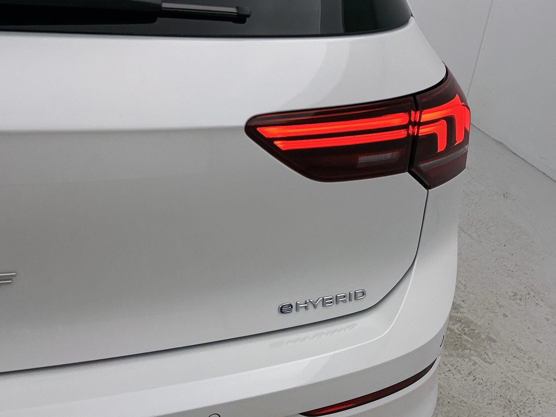 Volkswagen-Golf-image-13