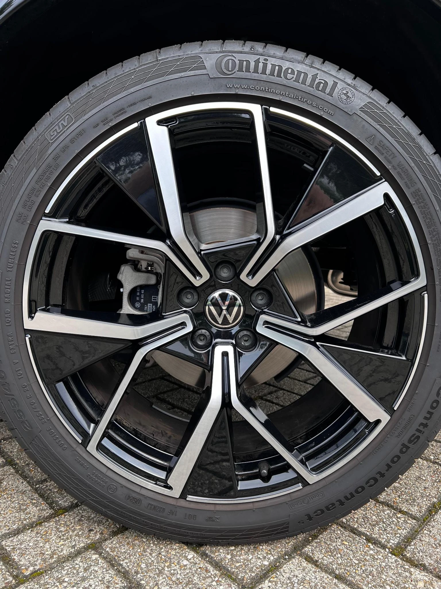 Volkswagen-Tiguan-image-9