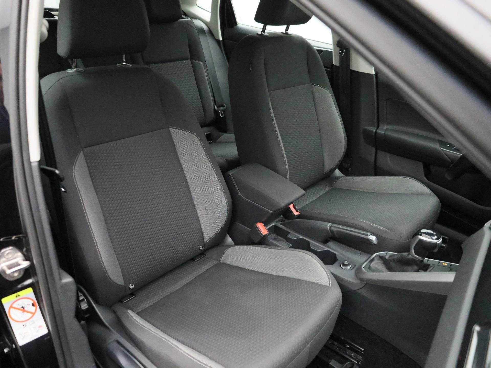 Volkswagen-Polo-image-30