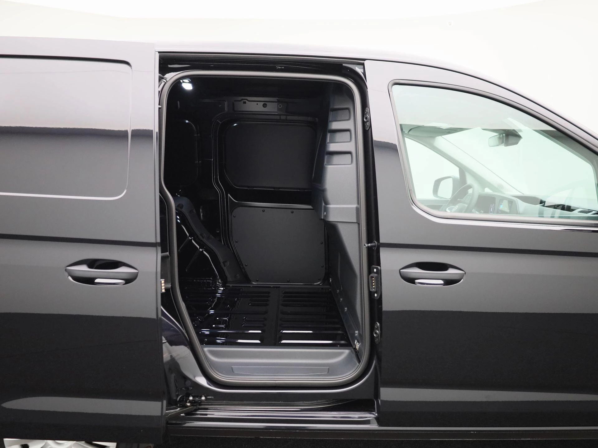 Volkswagen-Caddy-image-9