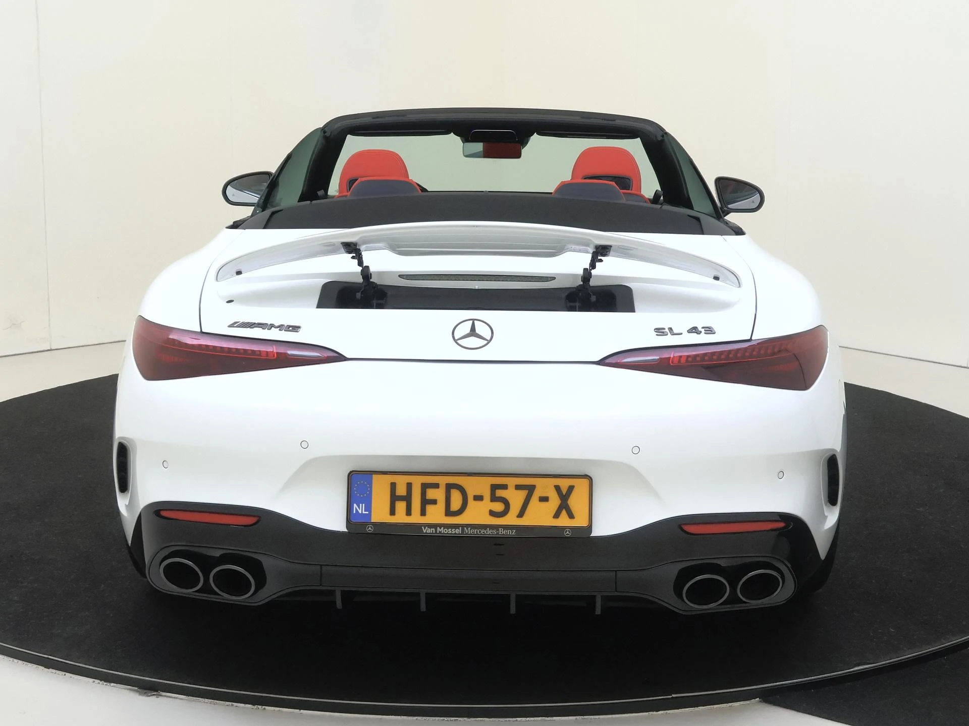 Mercedes-Benz-SL-image-6