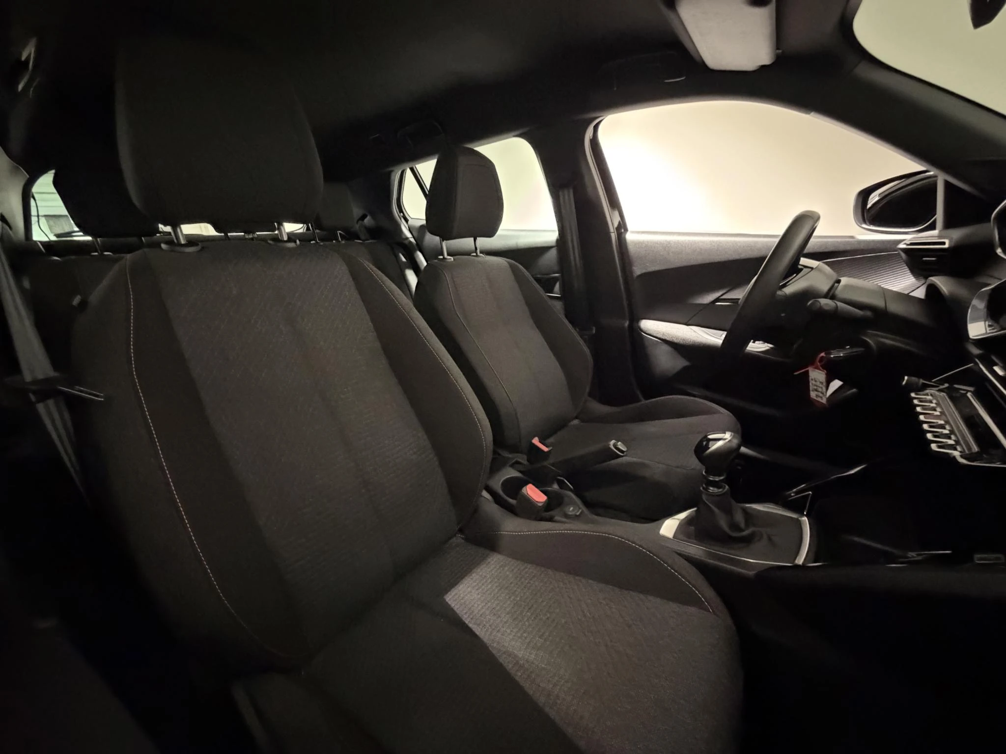 Peugeot-2008-image-16