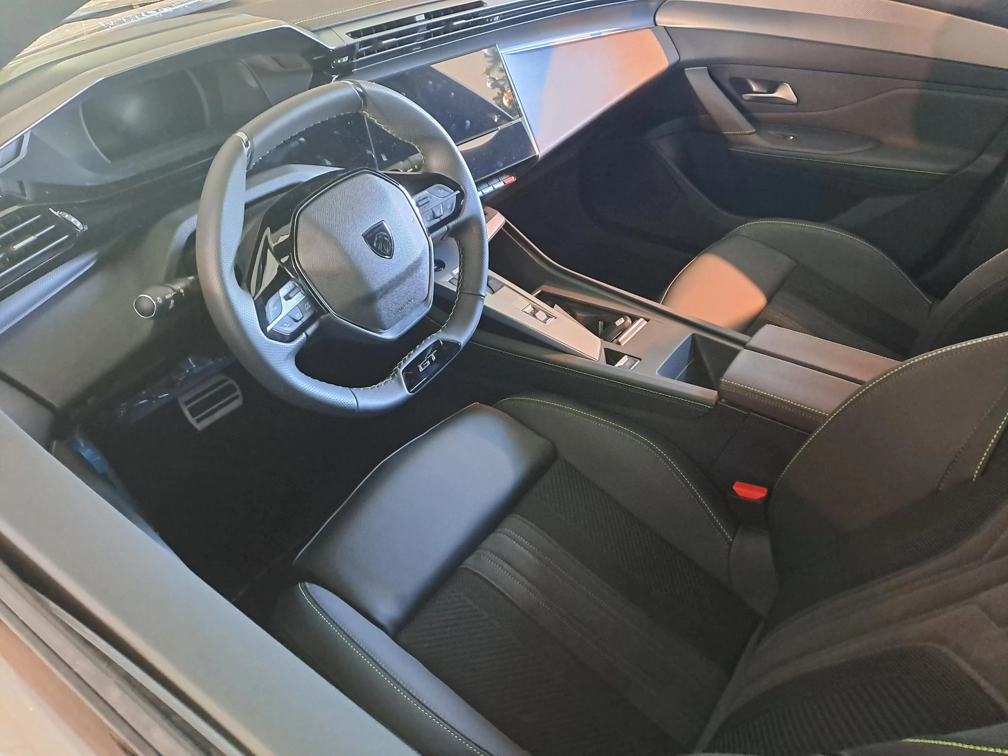 Peugeot-e-308-image-3