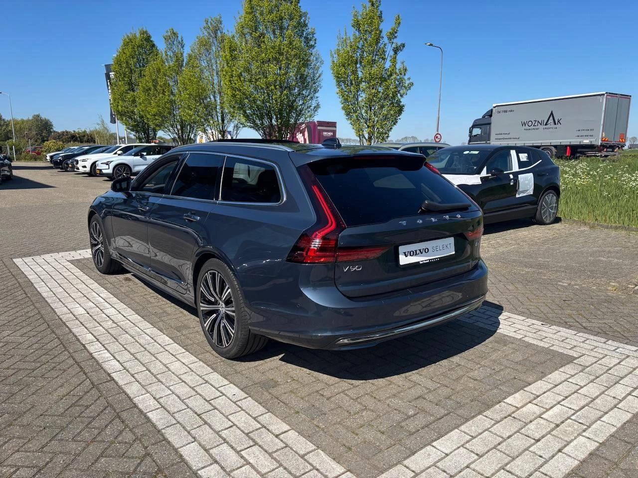 Volvo-V90-image-12