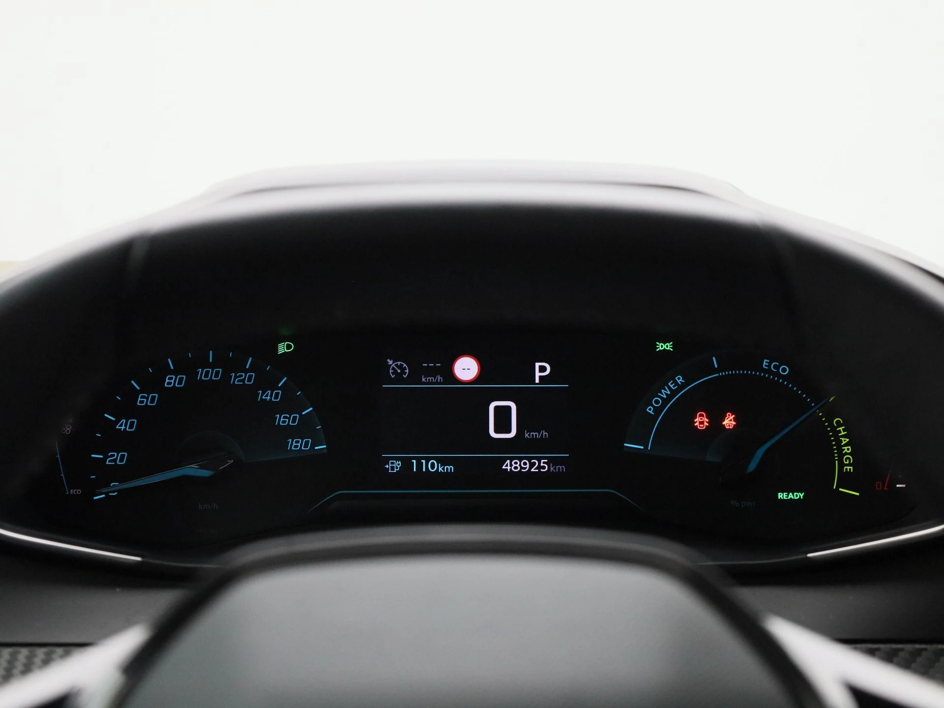 Peugeot-e-2008-image-7