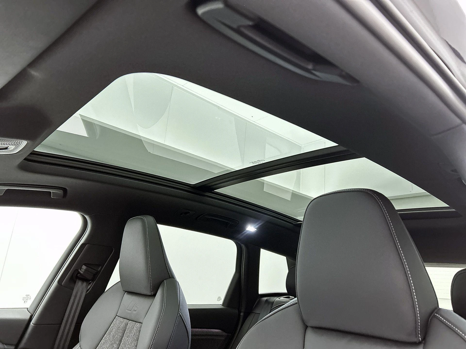 Audi-Q6 e-tron-image-32