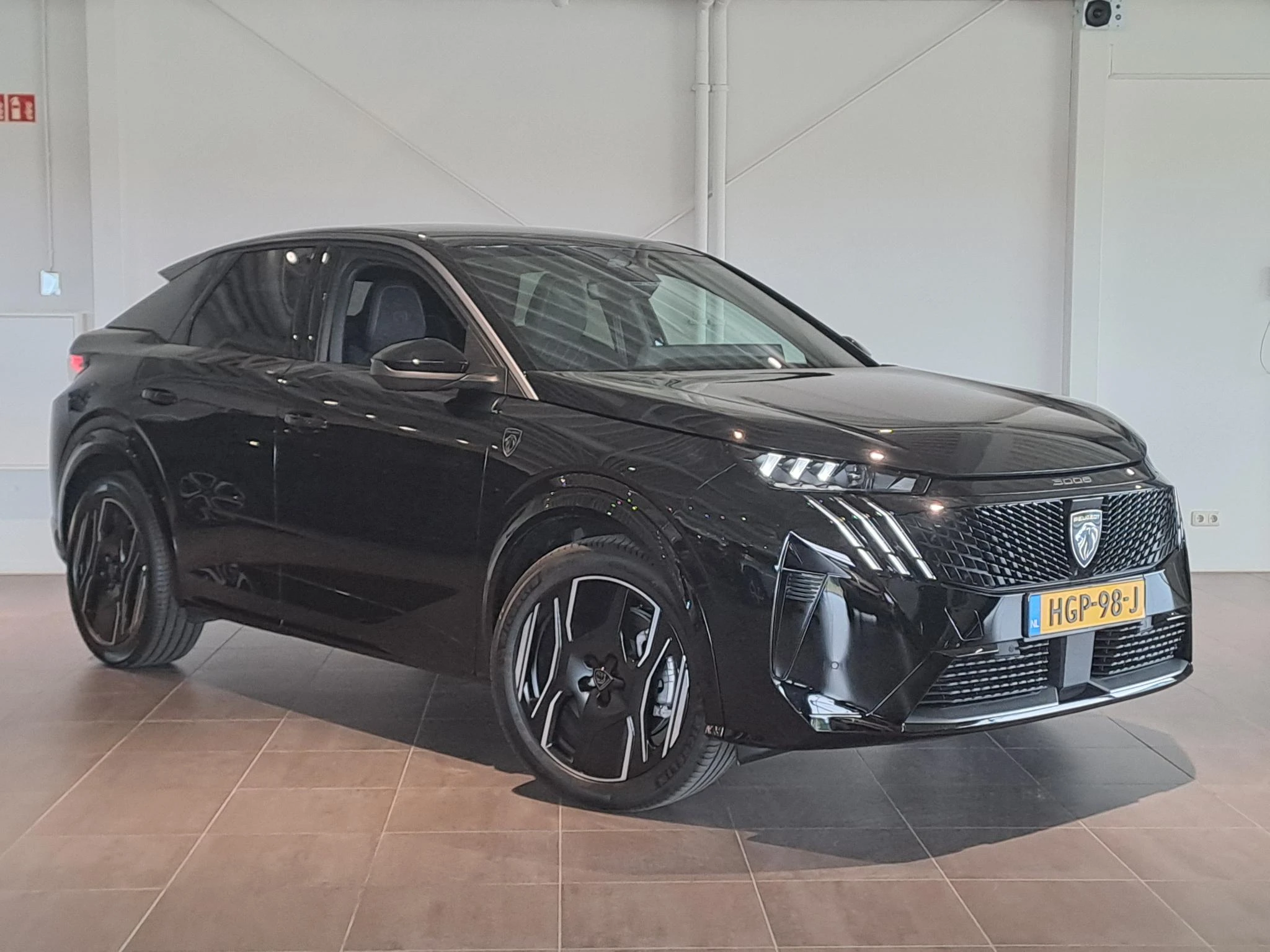 Peugeot-e-3008-image-2