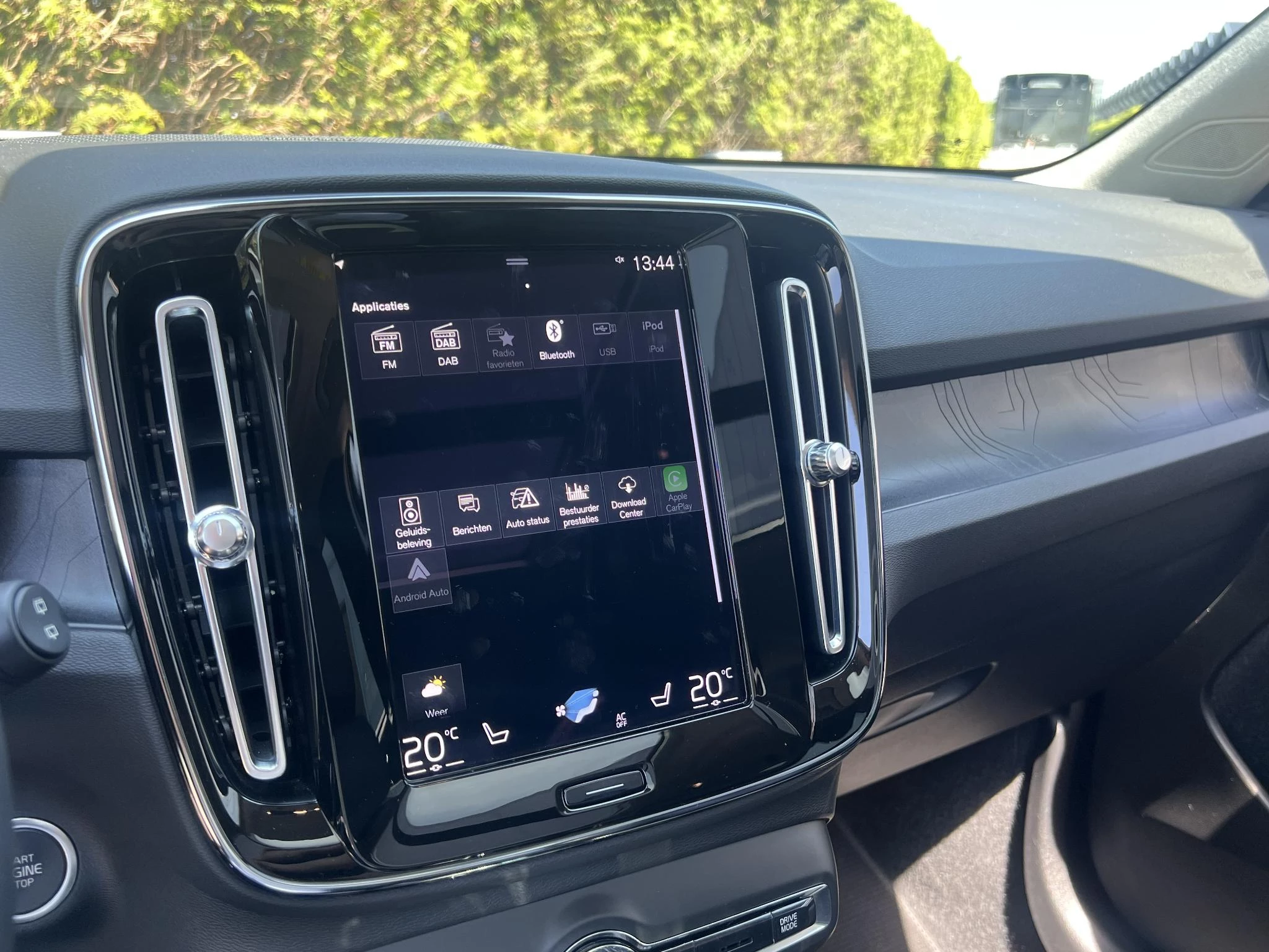 Volvo-XC40-image-20