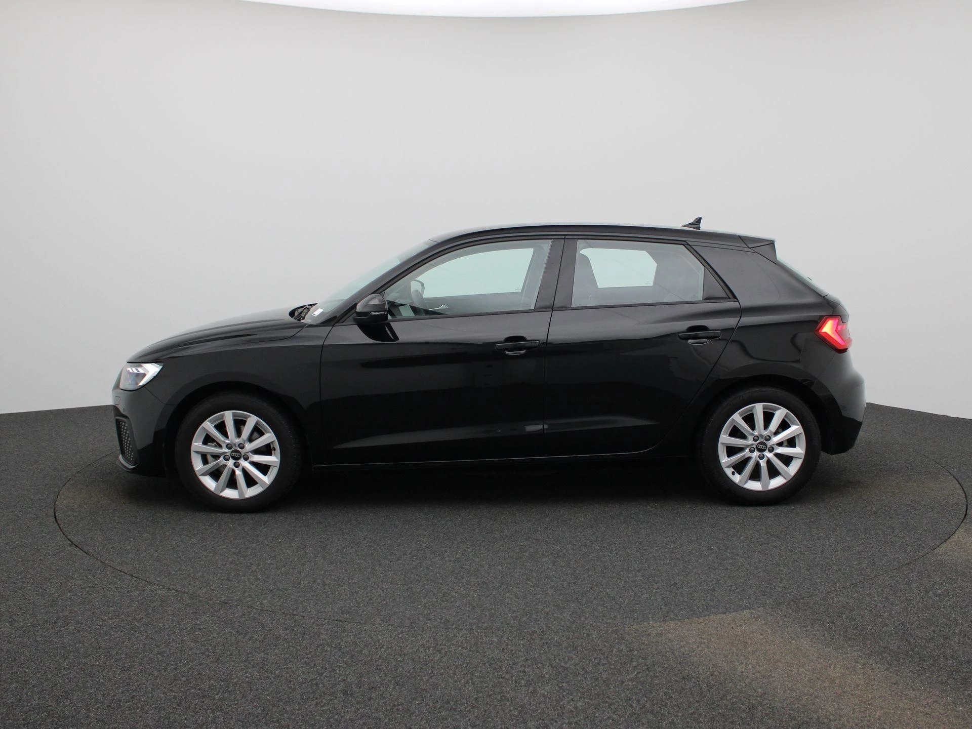 Audi-A1 Sportback-image-3