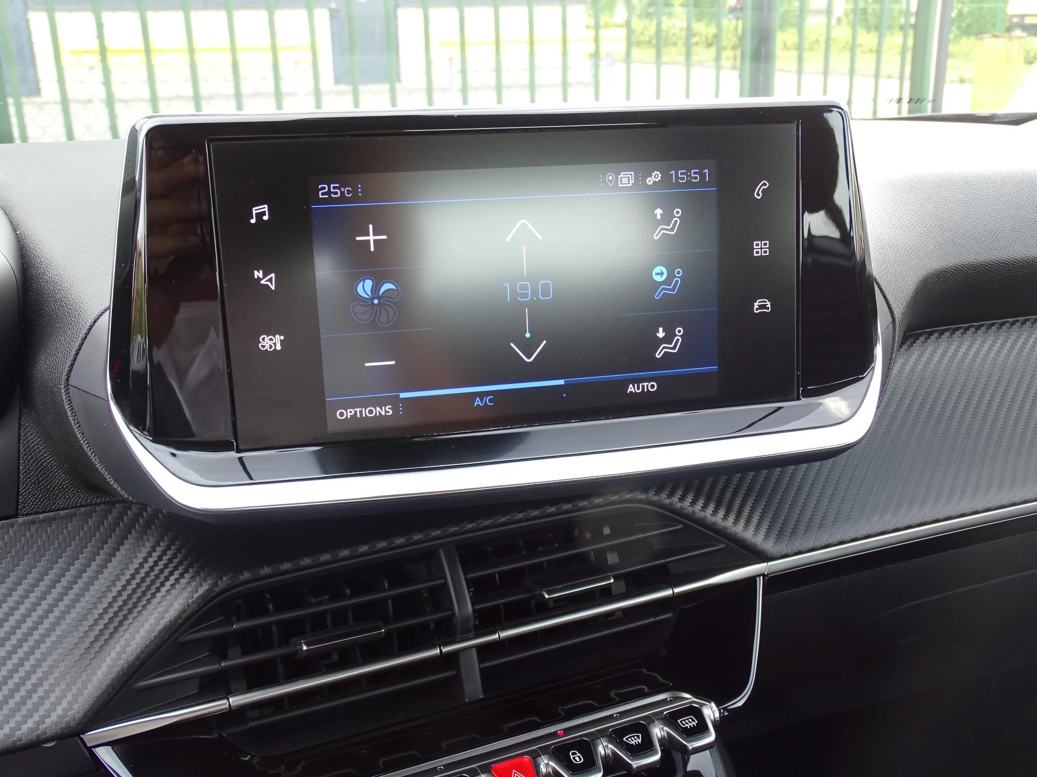 Peugeot-2008-image-19