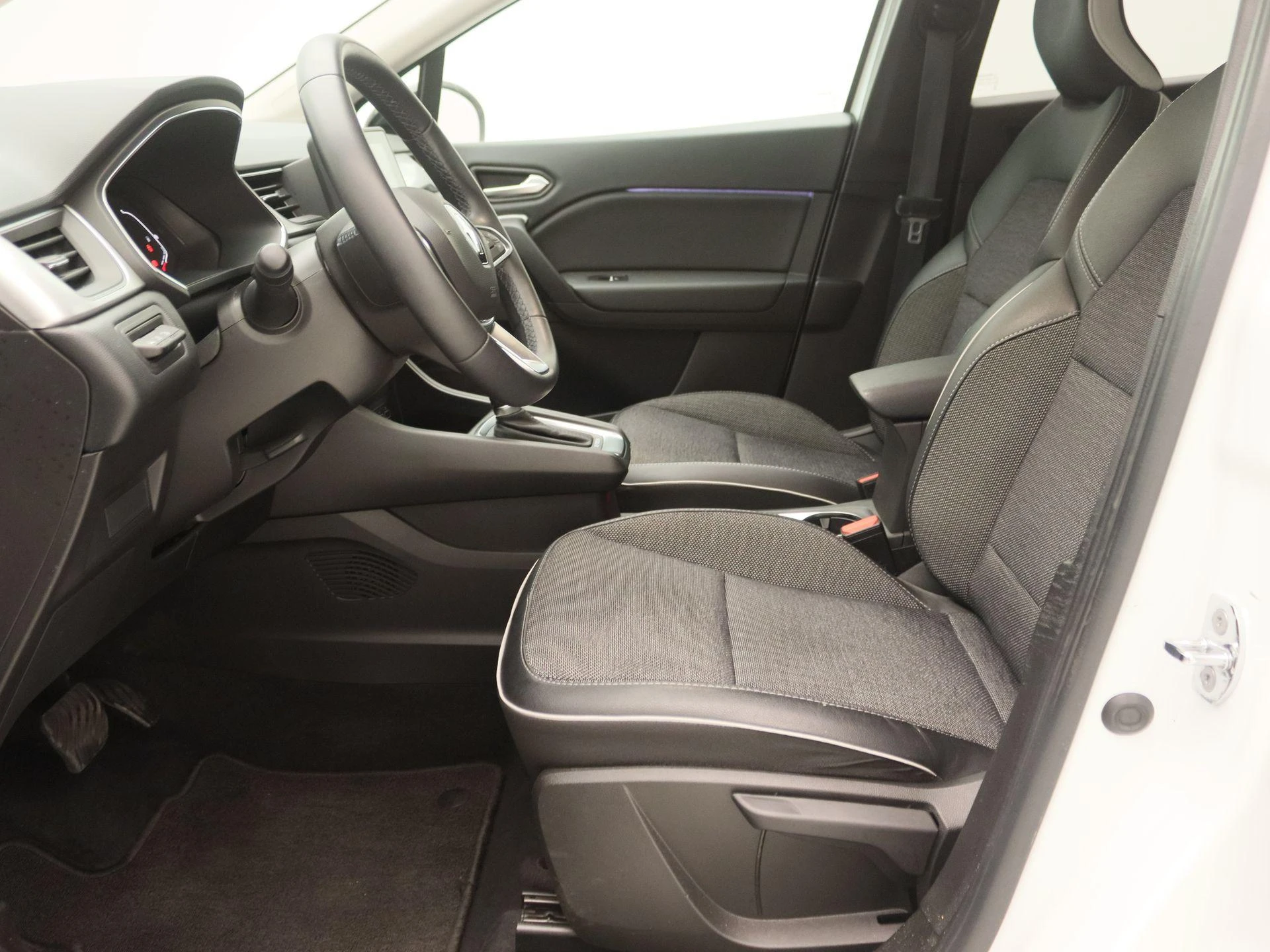 Renault-Captur-image-12