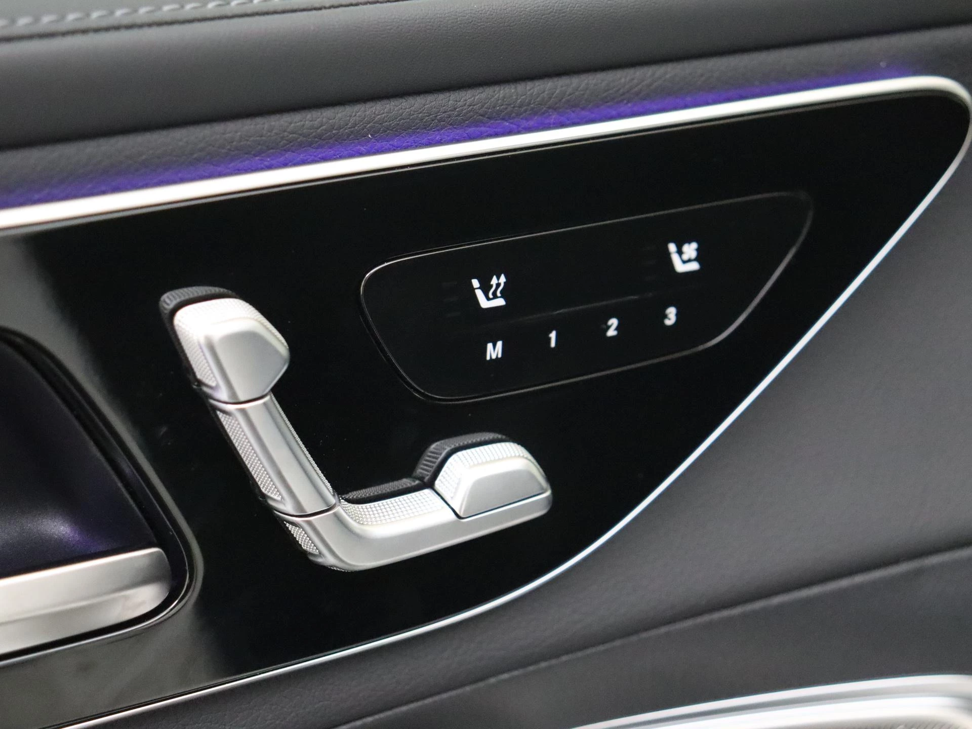 Mercedes-Benz-GLC-image-24