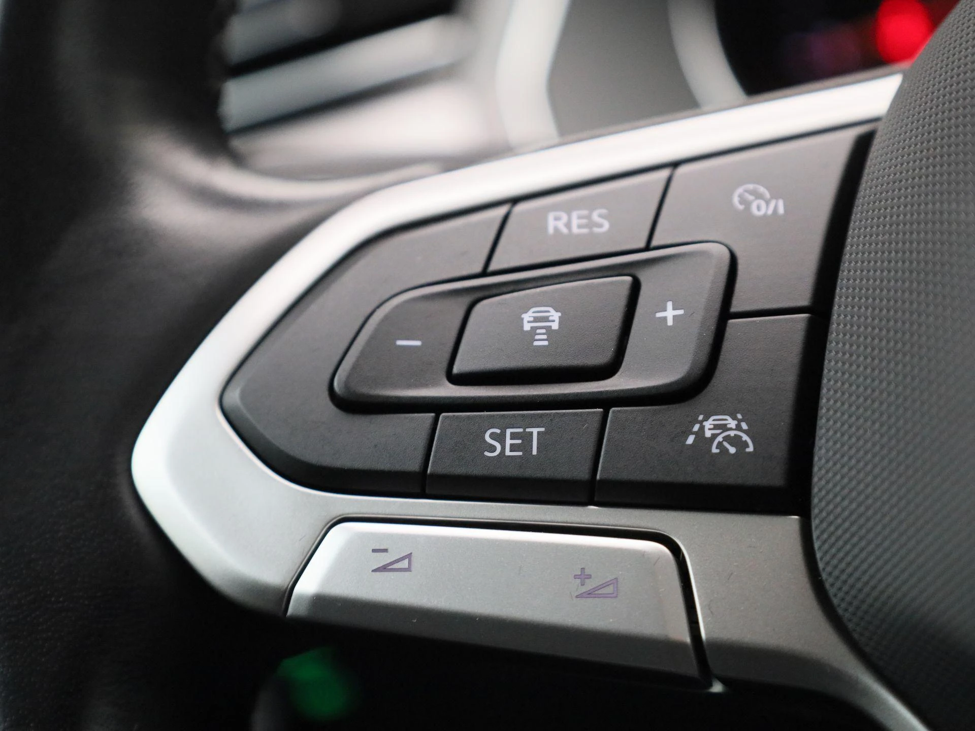 Volkswagen-Passat-image-18