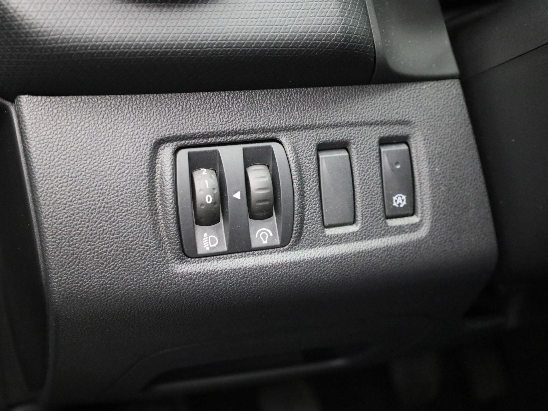 Renault-Clio-image-17