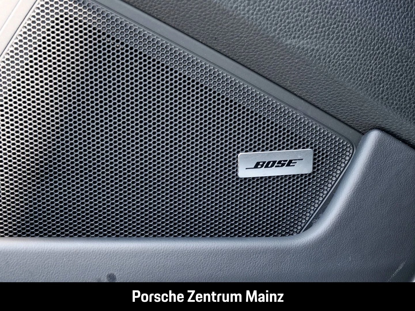 Porsche 911 992 Carrera Sportabgas Surround View BOSE carrera s