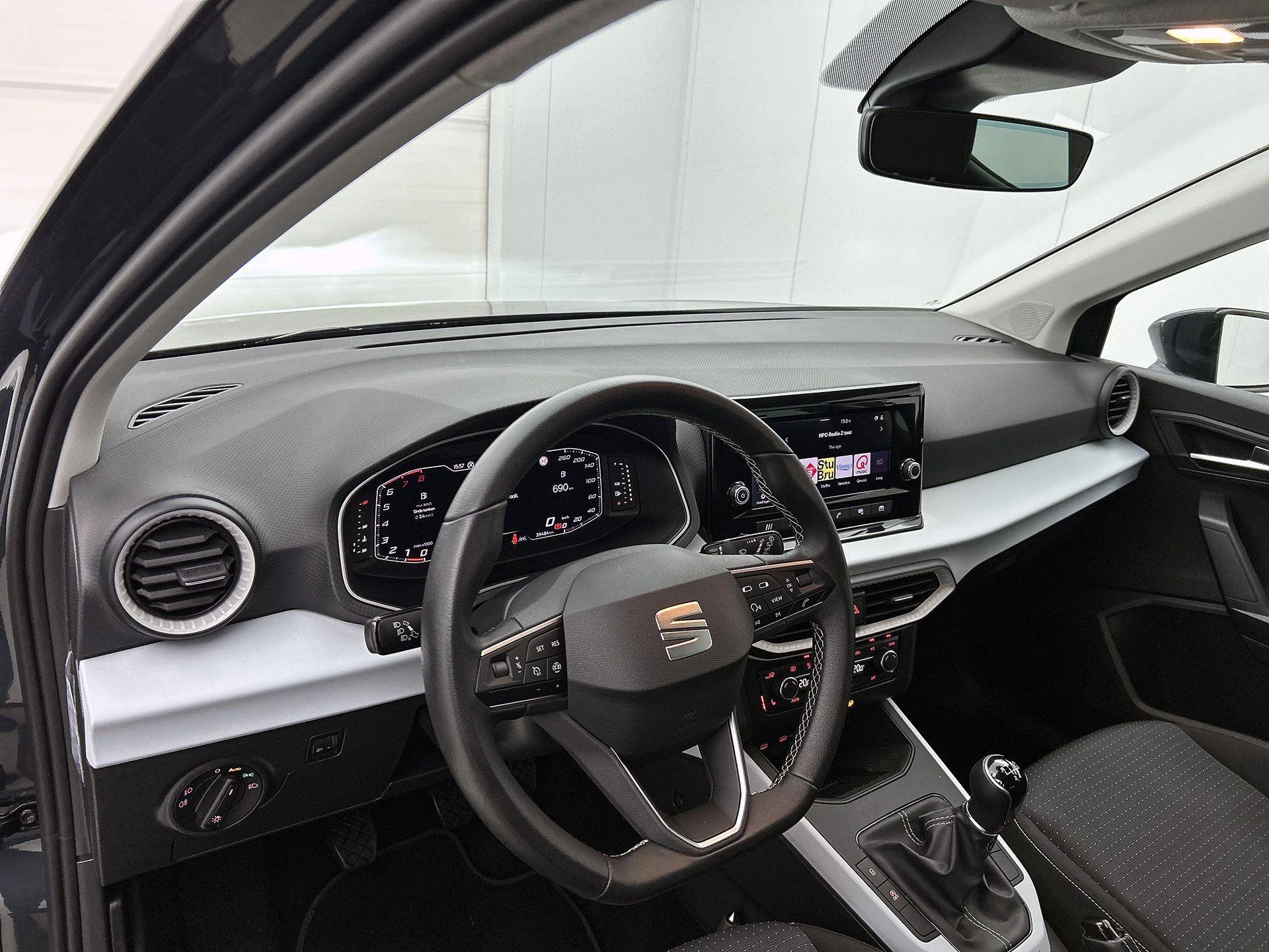 SEAT-Arona-image-17