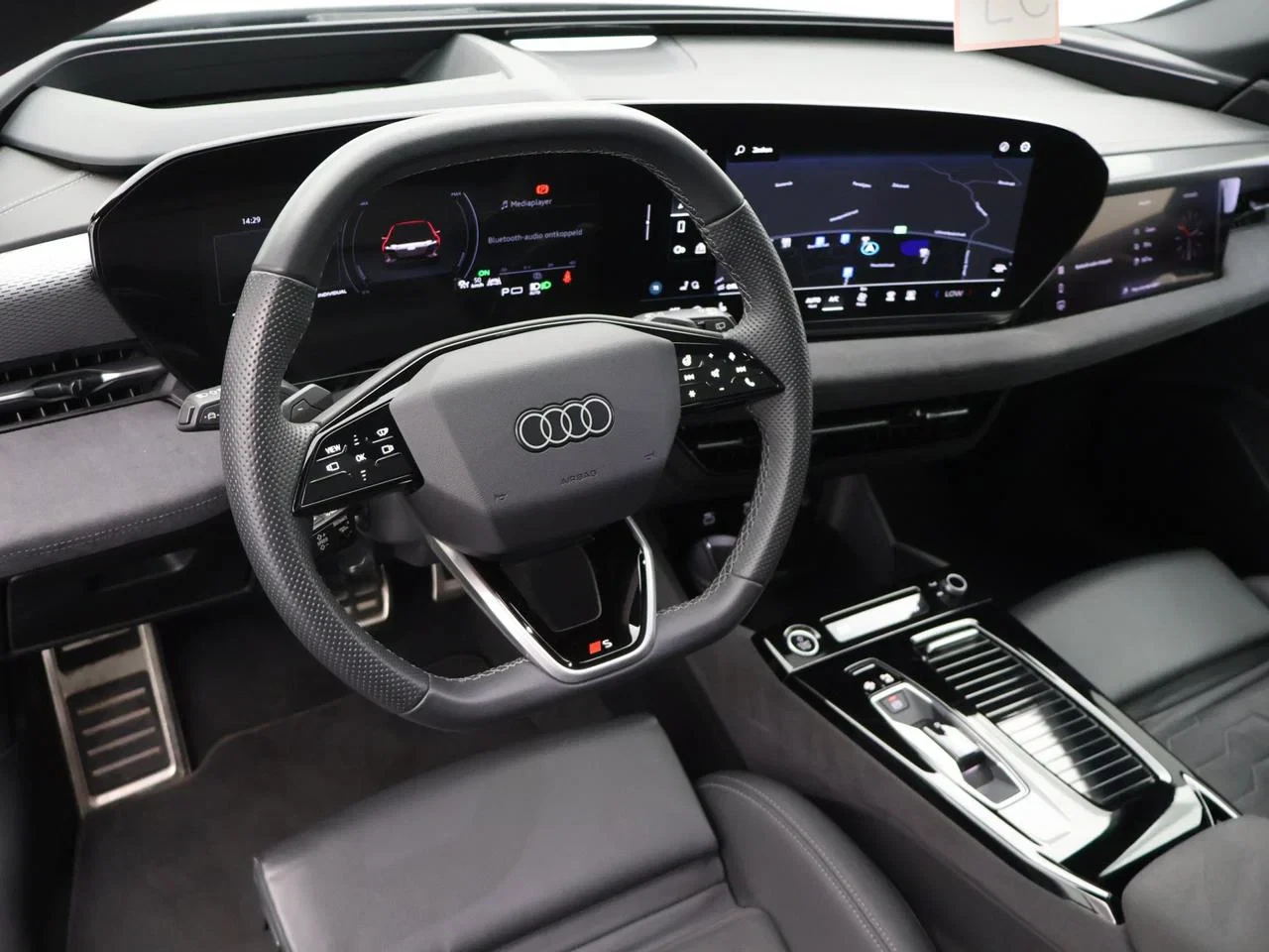 Audi-A6 Avant e-tron-image-23