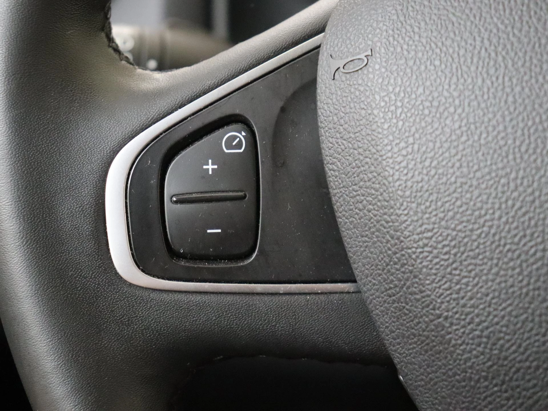 Renault-Clio-image-16