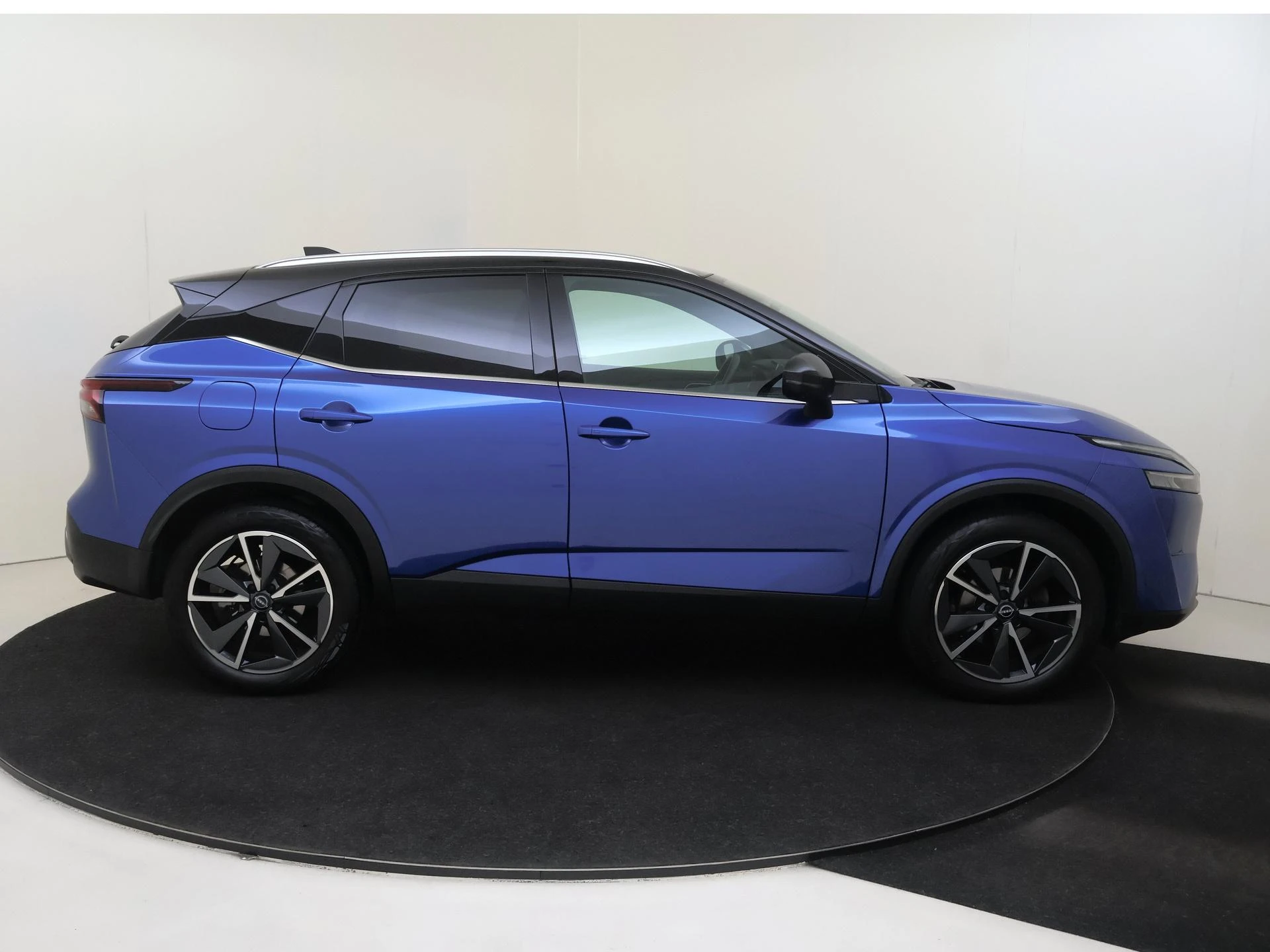 Nissan-QASHQAI-image-8