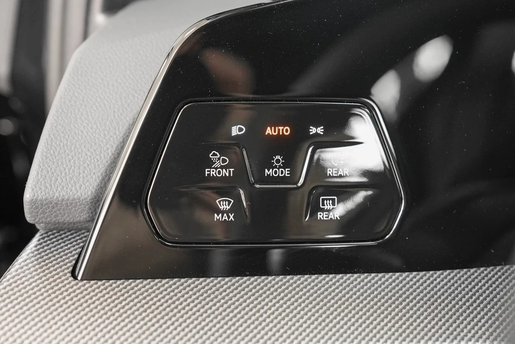 Volkswagen Golf VIII Variant 2.0 TSI 245 kW 4Motion R AHK