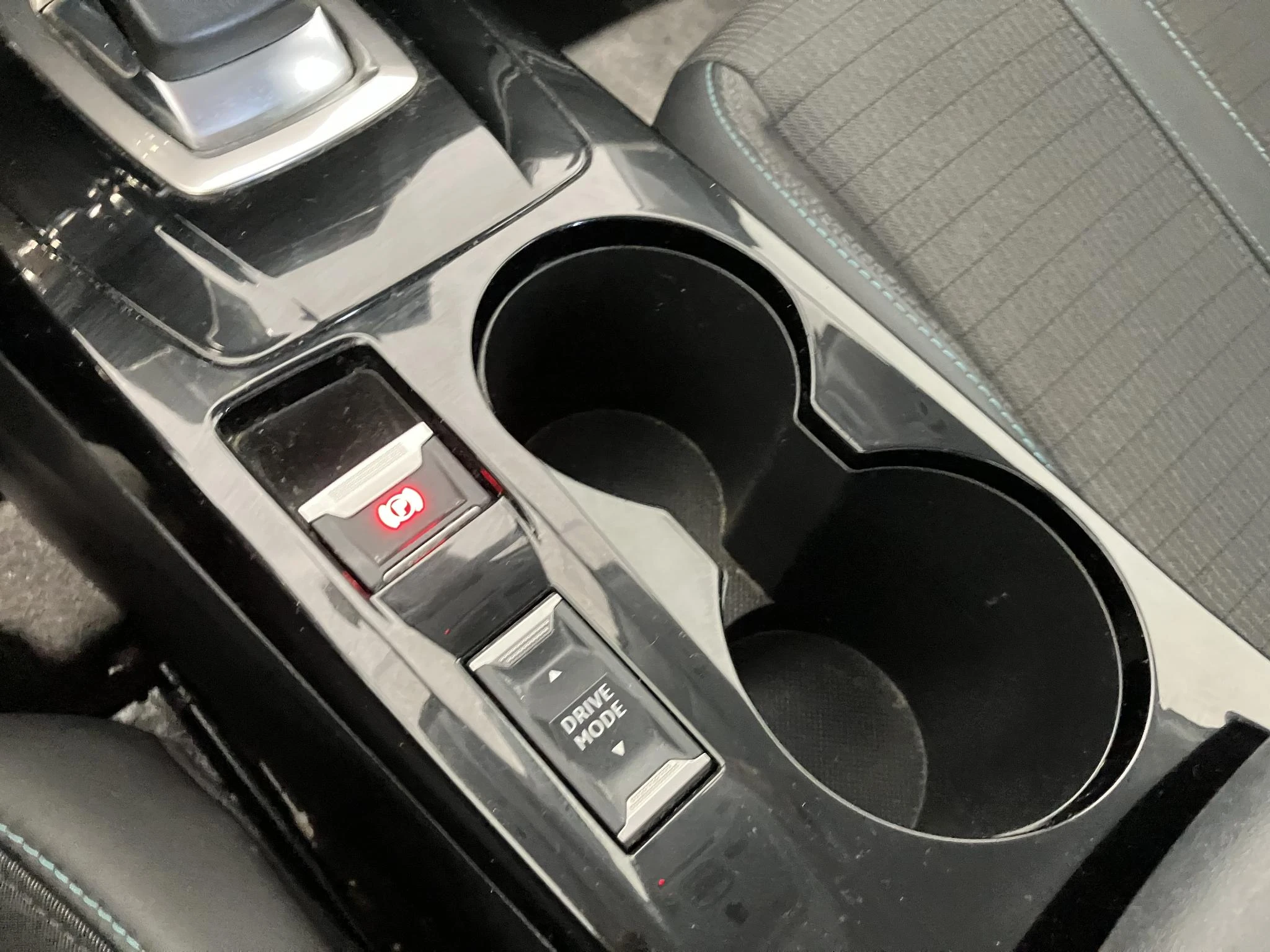 Peugeot-e-208-image-21