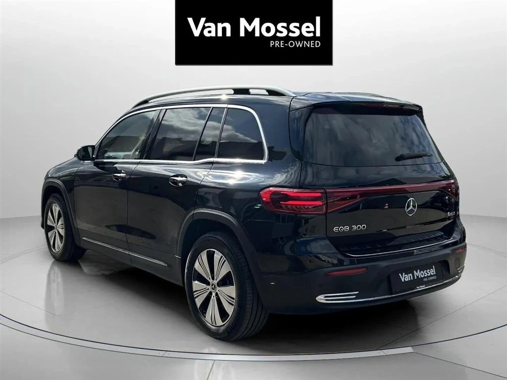 Mercedes-Benz-EQB-image-6