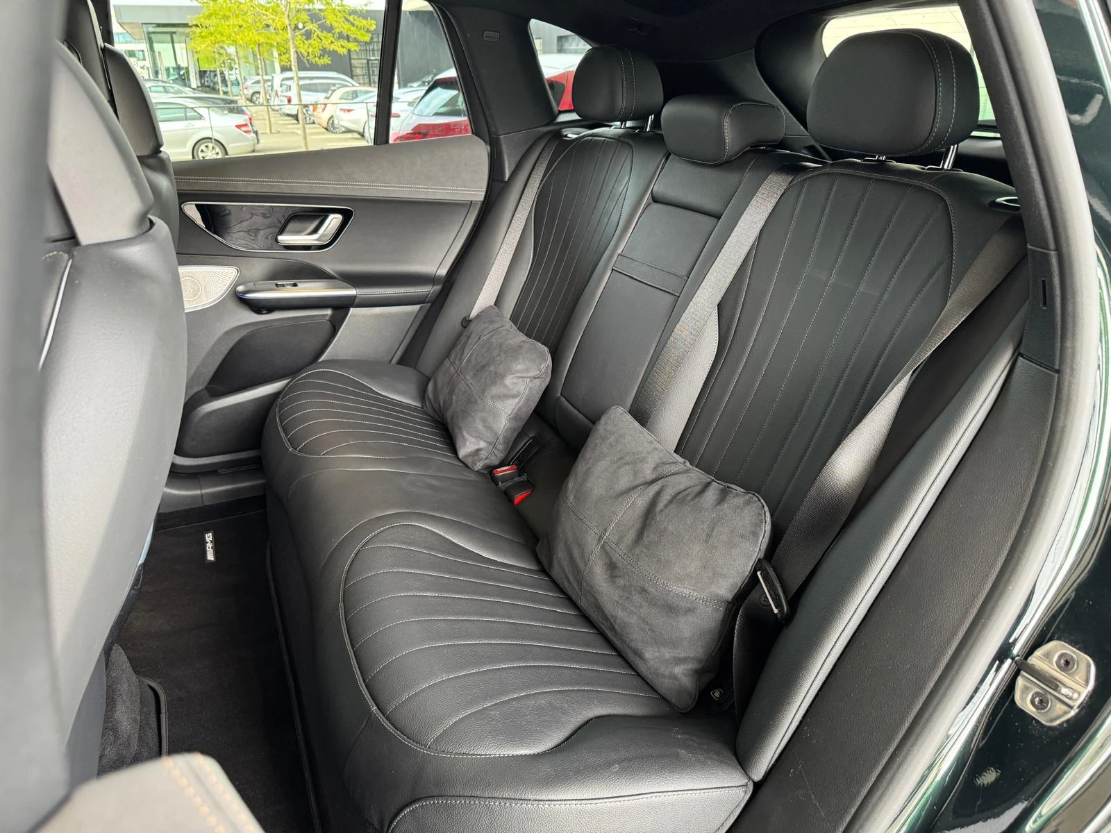 Mercedes-Benz-EQE-image-10